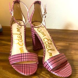 Sam Edelman pink plaid strappy sandals. Size 7